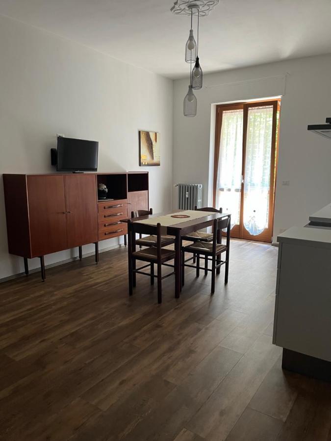 Appartamento Mela Ad Alba, Cuore Delle Langhe Luaran gambar